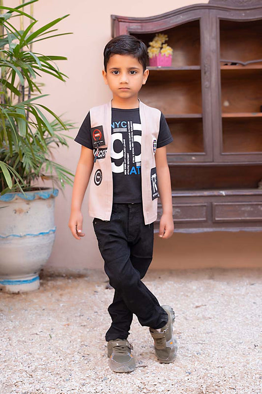 Black t-shirt with beige waistcoat